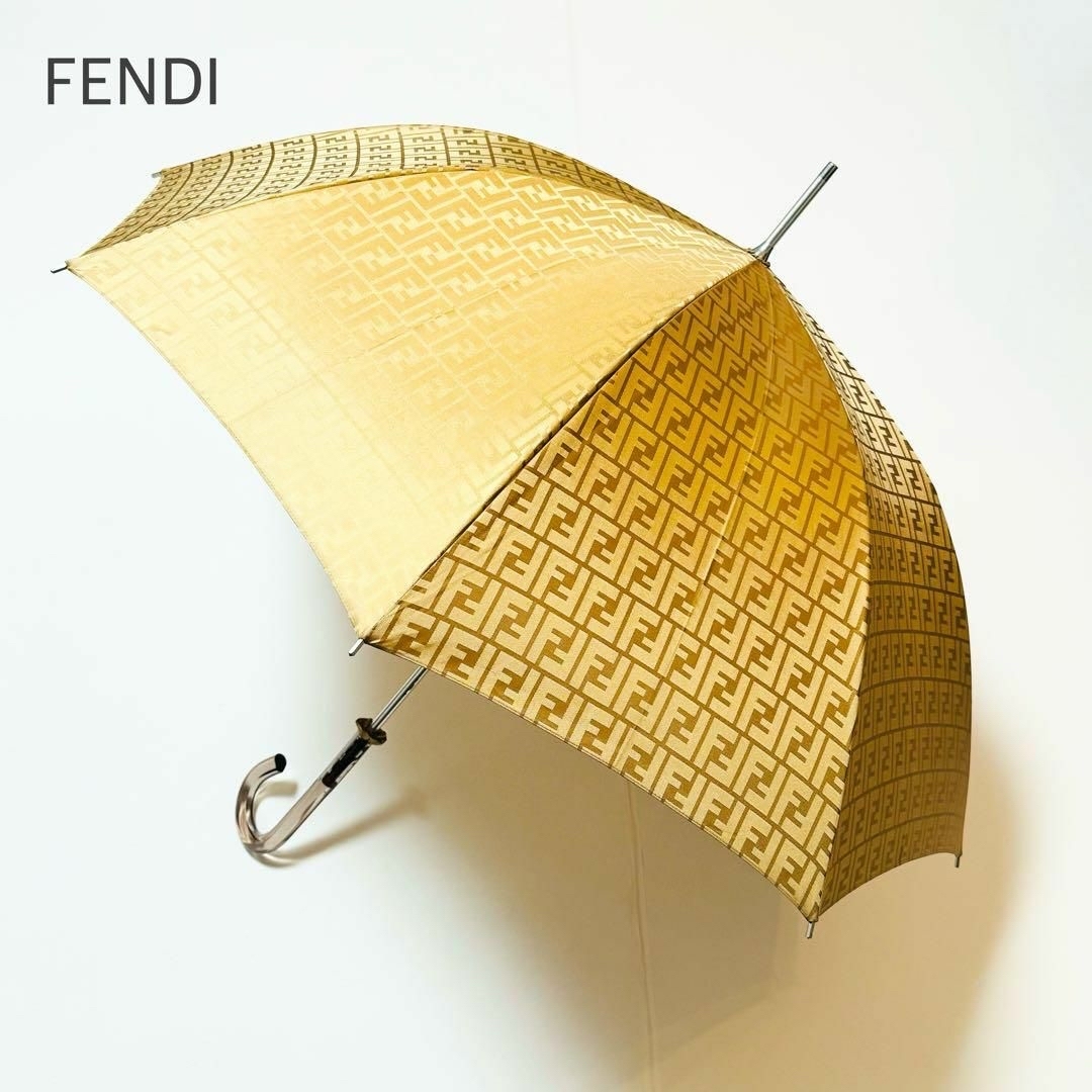 FENDI(フェンディ)のFENDI フェンディ 傘雨 全面ズッカ柄 傘 ロゴ金具ストラップ 男女兼用 レディースのファッション小物(傘)の商品写真