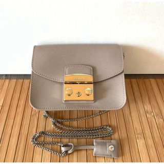 フルラ(Furla)のFURLA メトロポリス  ベージュ(ショルダーバッグ)