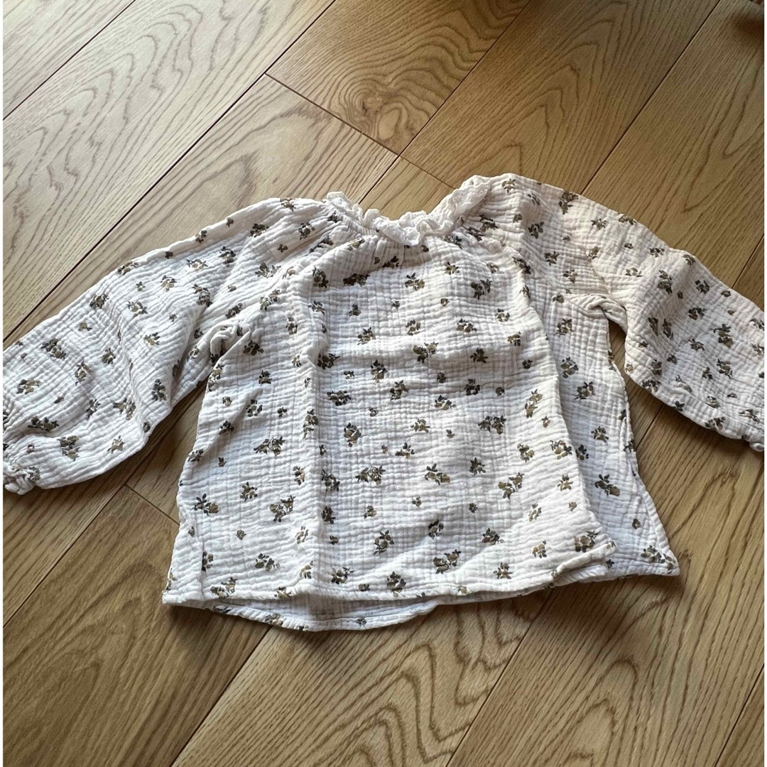 しまむら(シマムラ)の花柄コットン長袖100 キッズ/ベビー/マタニティのキッズ服女の子用(90cm~)(Tシャツ/カットソー)の商品写真