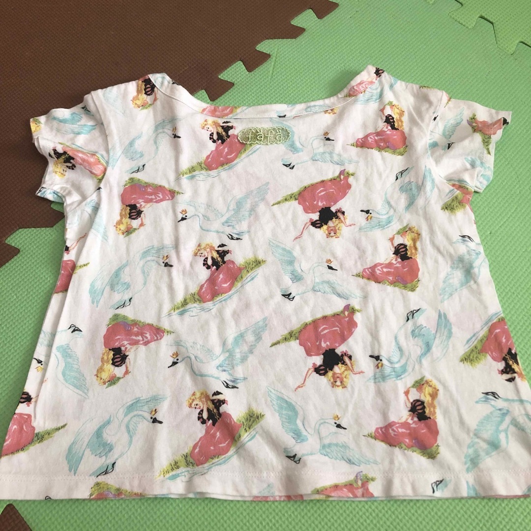 fafa(フェフェ)のfafa おやゆび姫柄Tシャツ キッズ/ベビー/マタニティのキッズ服女の子用(90cm~)(Tシャツ/カットソー)の商品写真