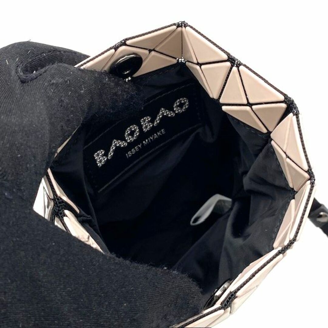 BaoBaoIsseyMiyake(バオバオイッセイミヤケ)のＢＡＯＢＡＯ バオバオ ＬＵＣＥＮＴ ＮＥＳＴ ショルダーポーチ ＢＢ３１－ＡＧ６７１－４７ ＩＳＳＥＹ ＭＩＹＡＫＥ ショルダーバッグ 鞄 レディース メンズ サコッシュ レディースのバッグ(ショルダーバッグ)の商品写真