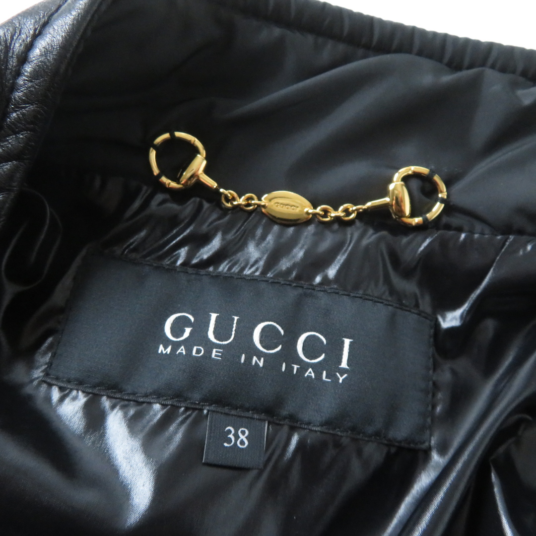 Gucci(グッチ)の美品 GUCCI グッチ ロゴ・ベルト付 GGマーモント レザー使い ハイネック ダウンジャケット ブラック 38 イタリア製 レディース レディースのジャケット/アウター(ダウンジャケット)の商品写真