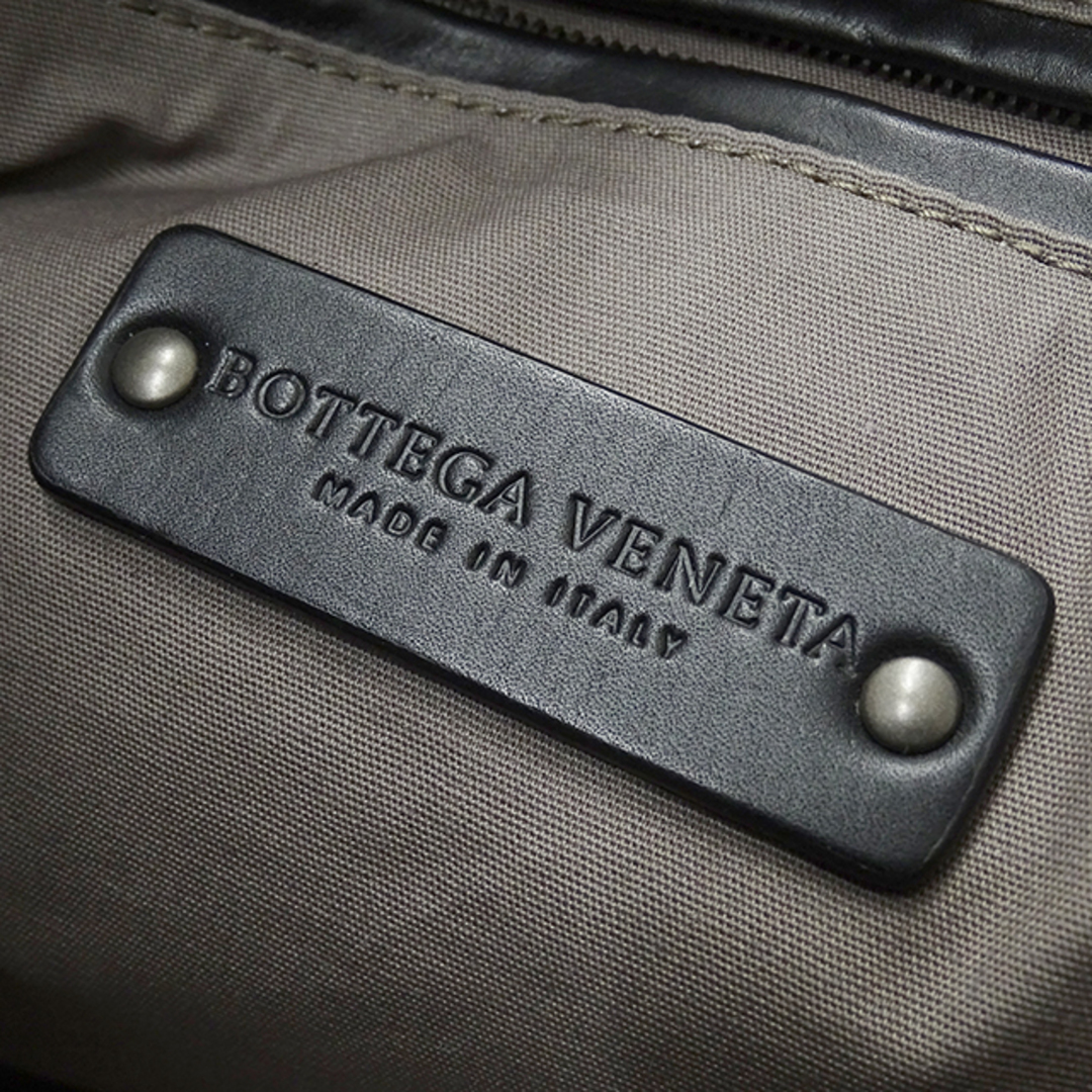 Bottega Veneta(ボッテガヴェネタ)のボッテガ・ヴェネタ BOTTEGAVENETA バッグ メンズ ブランド イントレチャート ショルダーバッグ レザー ブラック 548040 小さめ コンパクト おしゃれ カジュアル 黒 【中古】 メンズのバッグ(ショルダーバッグ)の商品写真