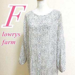 ローリーズファーム(LOWRYS FARM)のローリーズファーム　ワンピース　F　ホワイト　ブラック　プリーツ　総柄　ひざ丈(ひざ丈ワンピース)