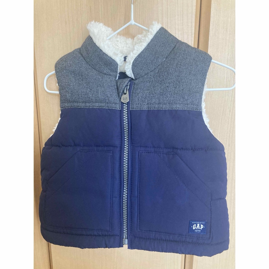 babyGAP(ベビーギャップ)のＧＡＰ　ベビー　ベスト キッズ/ベビー/マタニティのベビー服(~85cm)(ジャケット/コート)の商品写真