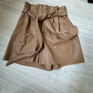 ザラ(ZARA)のzara ショートパンツ(ショートパンツ)