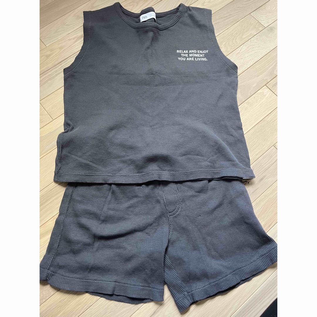 ZARA KIDS(ザラキッズ)のZARAキッズ　ノースリーブ　セットアップ キッズ/ベビー/マタニティのキッズ服女の子用(90cm~)(Tシャツ/カットソー)の商品写真