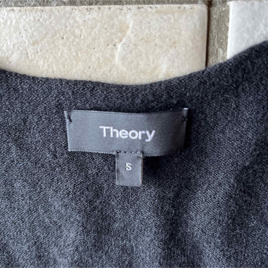 theory(セオリー)のセオリー　カシミヤ  Vセーター　黒　値下げ レディースのトップス(ニット/セーター)の商品写真