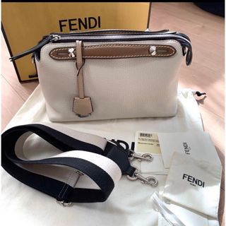 FENDI - 新品同様 フェンディ ズッカ フォン ポーチ ショルダーバッグ