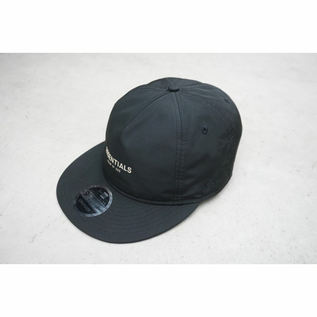 S.ESSENTIALS(エスエッセンシャルズ)の美品 ESSENTIALS × NEW ERA ロゴ キャップ 黒303O▲ メンズの帽子(キャップ)の商品写真