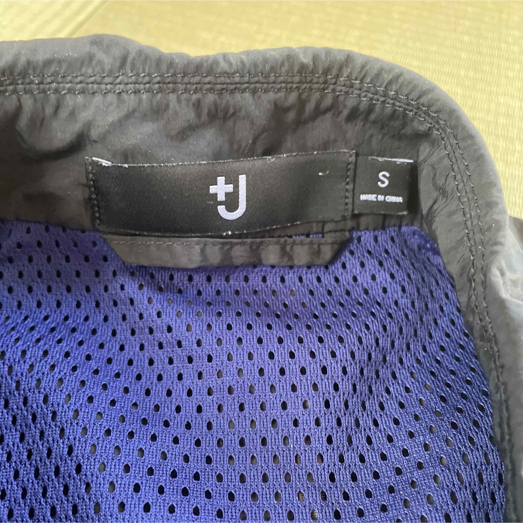 UNIQLO(ユニクロ)のユニクロ +J オーバーサイズステンカラーコート 黒 S スプリングコート メンズのジャケット/アウター(ステンカラーコート)の商品写真