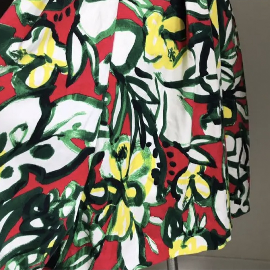 TOMORROWLAND(トゥモローランド)のトゥモローランド バッカ  BACCA  テキスタイル　スカート レディースのスカート(ひざ丈スカート)の商品写真