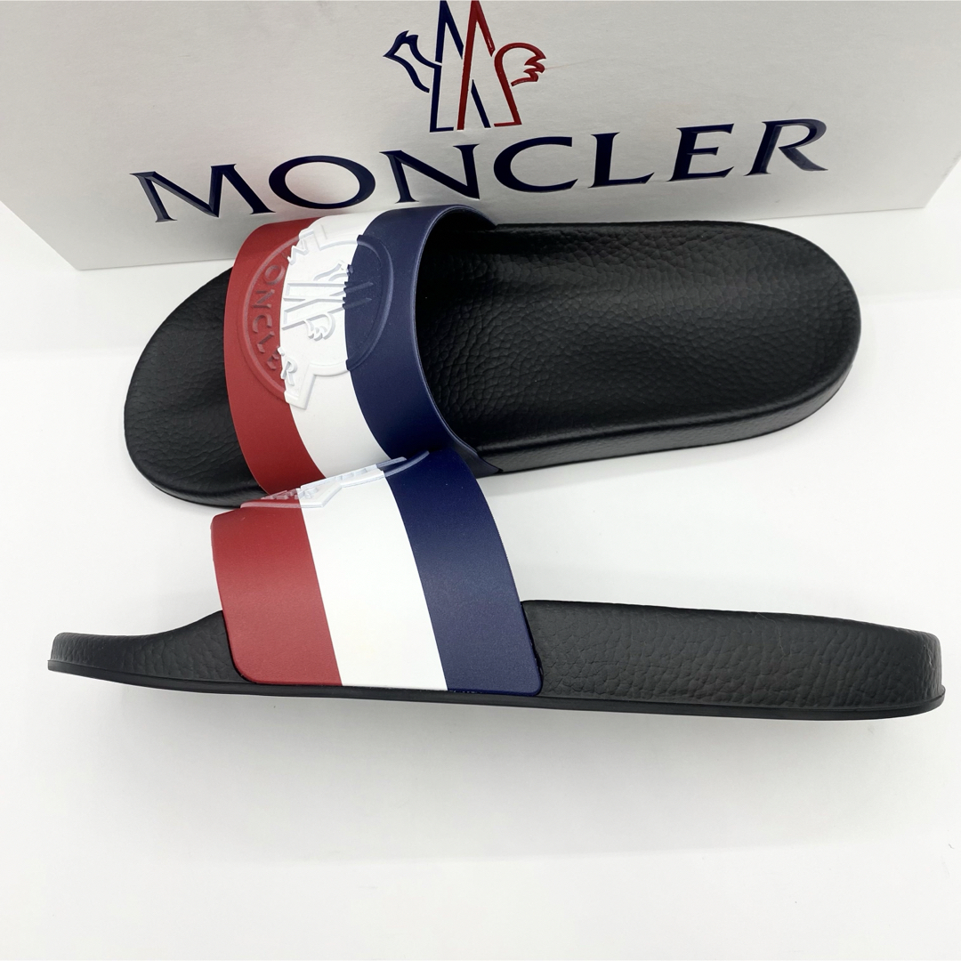 MONCLER(モンクレール)の新品未使用！送料込み★MONCLER★Basileスライダーロゴシャワーサンダル メンズの靴/シューズ(サンダル)の商品写真