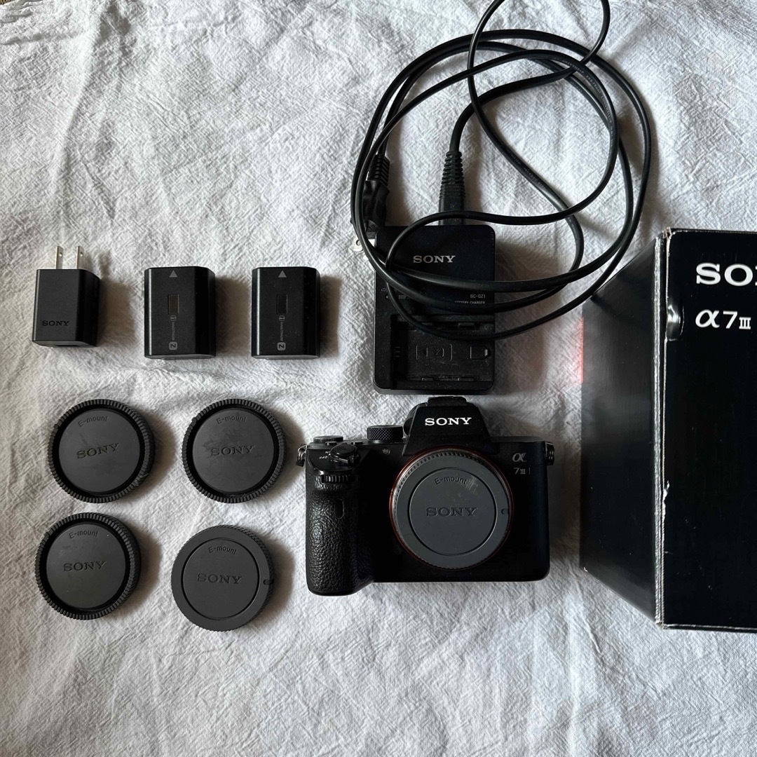 SONY(ソニー)のSONY デジタル一眼カメラ α7 III ILCE-7M3 スマホ/家電/カメラのカメラ(ミラーレス一眼)の商品写真