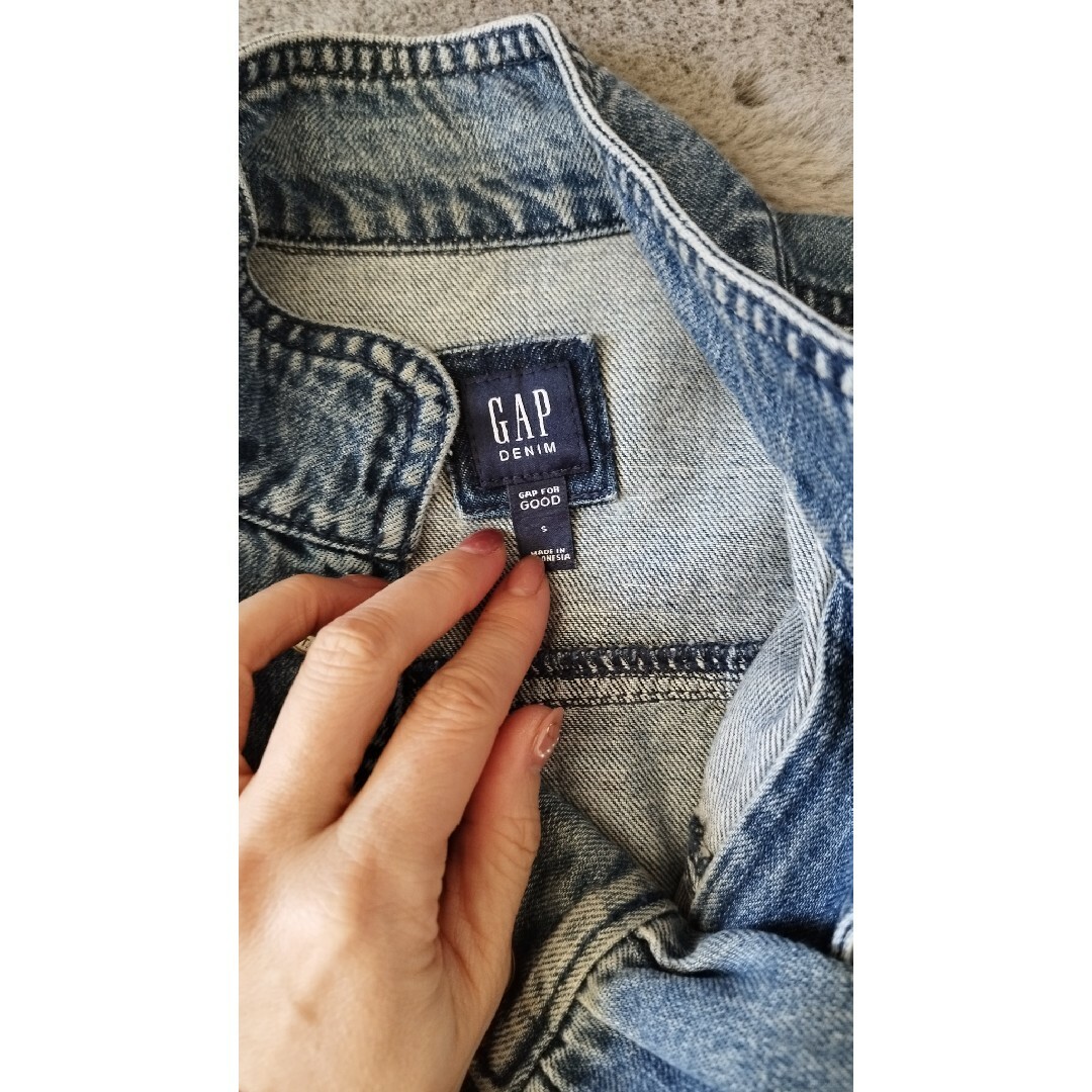 GAP(ギャップ)のGAP デザイン デニム Gジャン ジャケット 試着のみ キッズ/ベビー/マタニティのキッズ服女の子用(90cm~)(ジャケット/上着)の商品写真