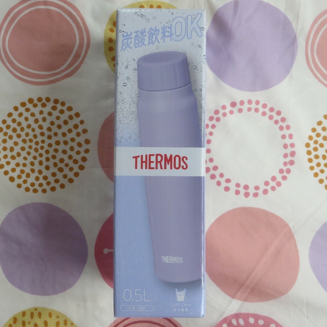 THERMOS(サーモス)の【新品・未開封】保冷炭酸飲料ボトル FJK-500 シルバー・パープル インテリア/住まい/日用品のキッチン/食器(その他)の商品写真