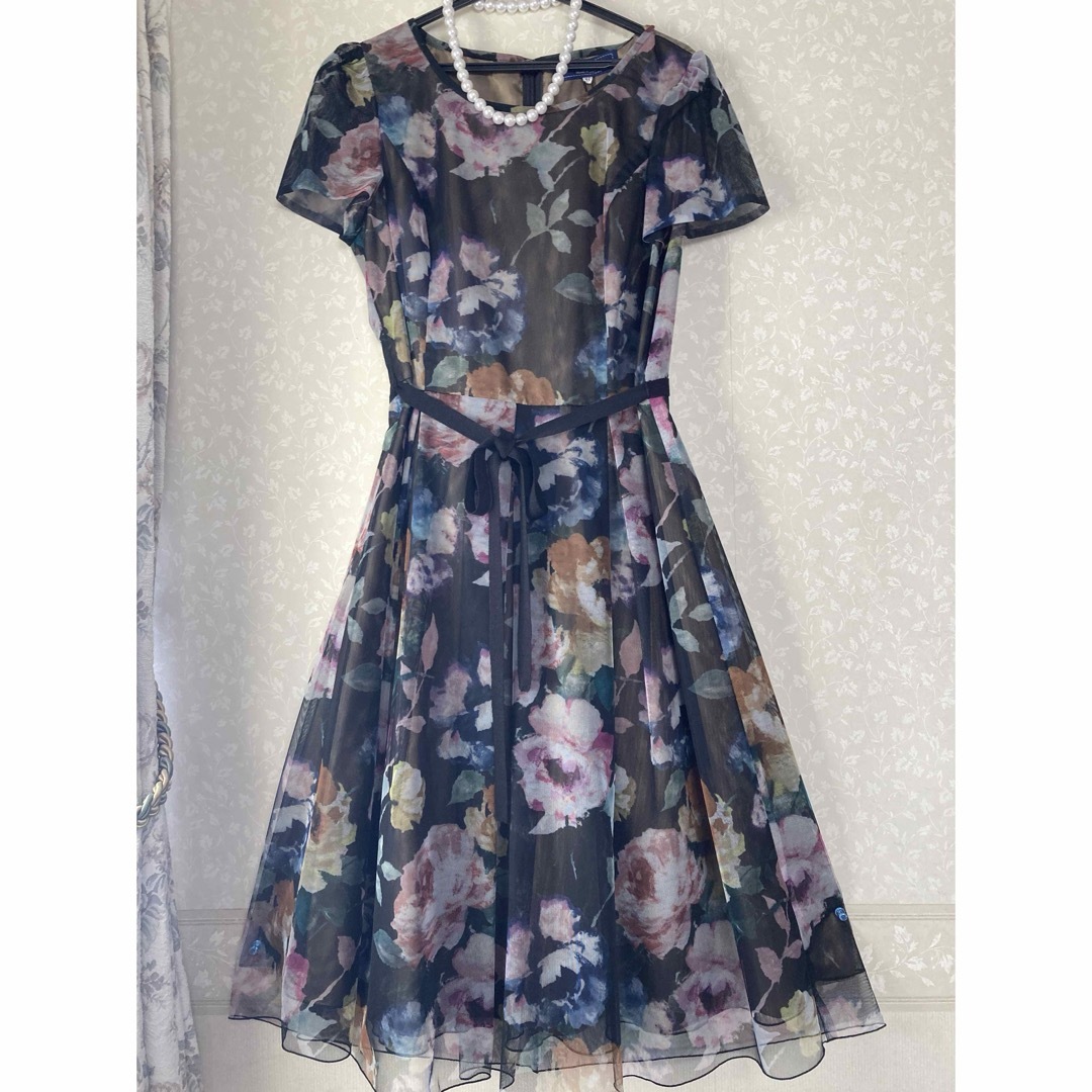 ☆エムズグレイシー ・ワンピース☆黒薔薇レース素敵☆42〜44 ☆エムズグレイシー ・ワンピース☆黒薔薇レース素敵☆42〜44