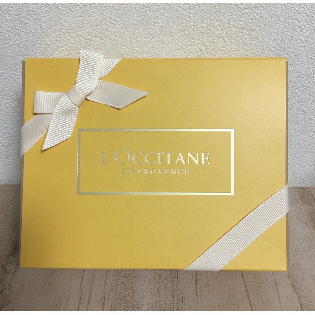 L'OCCITANE(ロクシタン)の新品未使用 ロクシタン オスマンサス パフュームインオイル ハンドクリーム コスメ/美容のコスメ/美容 その他(その他)の商品写真