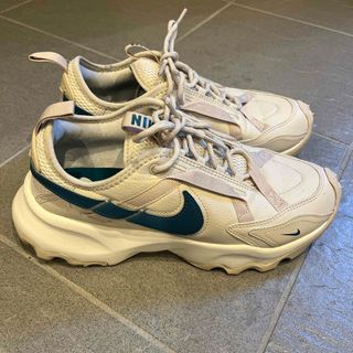 ナイキ(NIKE)のNIKE  25センチ(スニーカー)