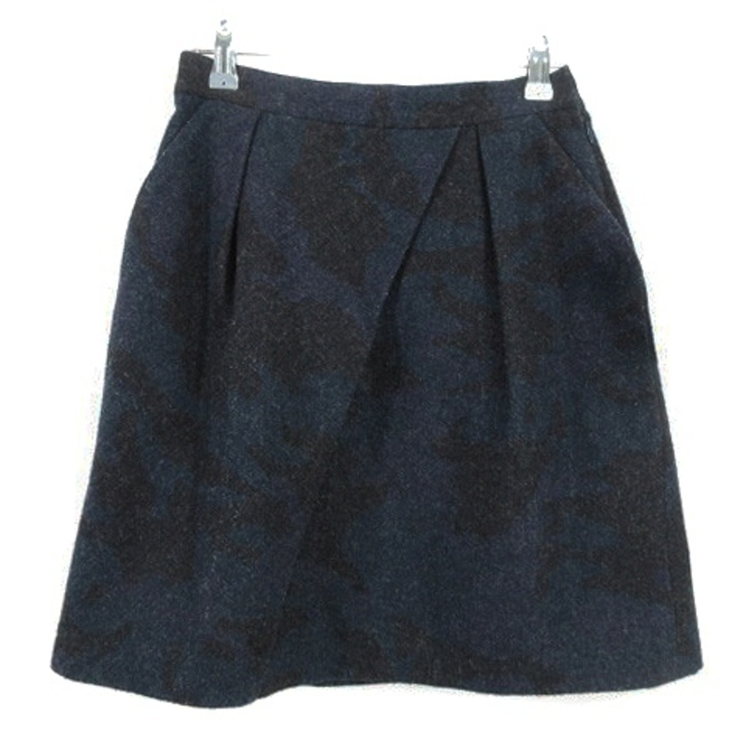 ショートカットフォーマークス スカート 台形 ひざ丈 迷彩柄 紺 黒 ボトムス レディースのスカート(ひざ丈スカート)の商品写真