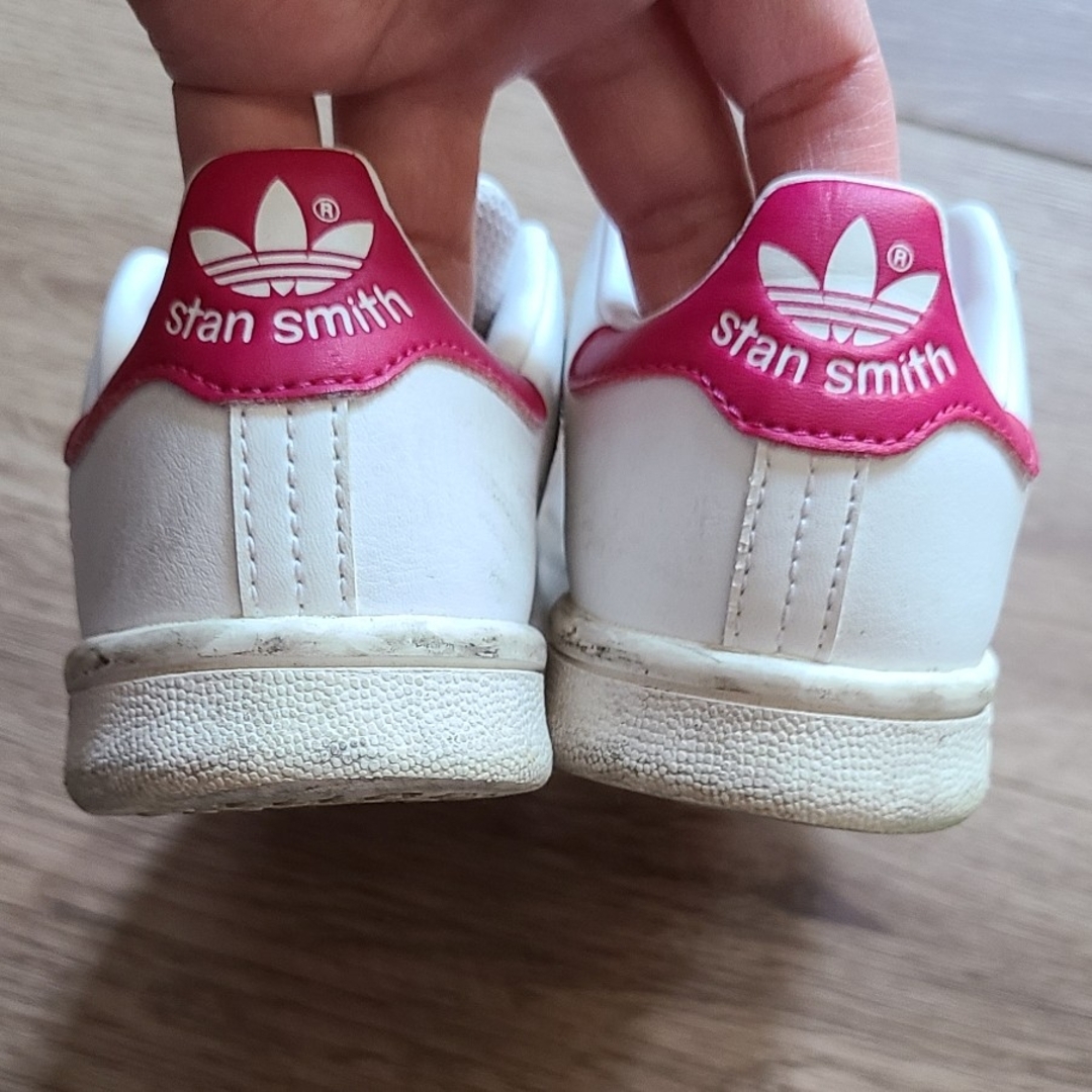 adidas(アディダス)のアディダス　Stan Smith キッズ/ベビー/マタニティのキッズ靴/シューズ(15cm~)(スニーカー)の商品写真