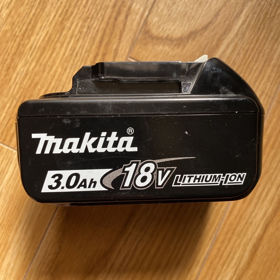 Makita(マキタ)のマキタバッテリー純正品BL1830 値下げ中 スポーツ/アウトドアの自転車(工具/メンテナンス)の商品写真