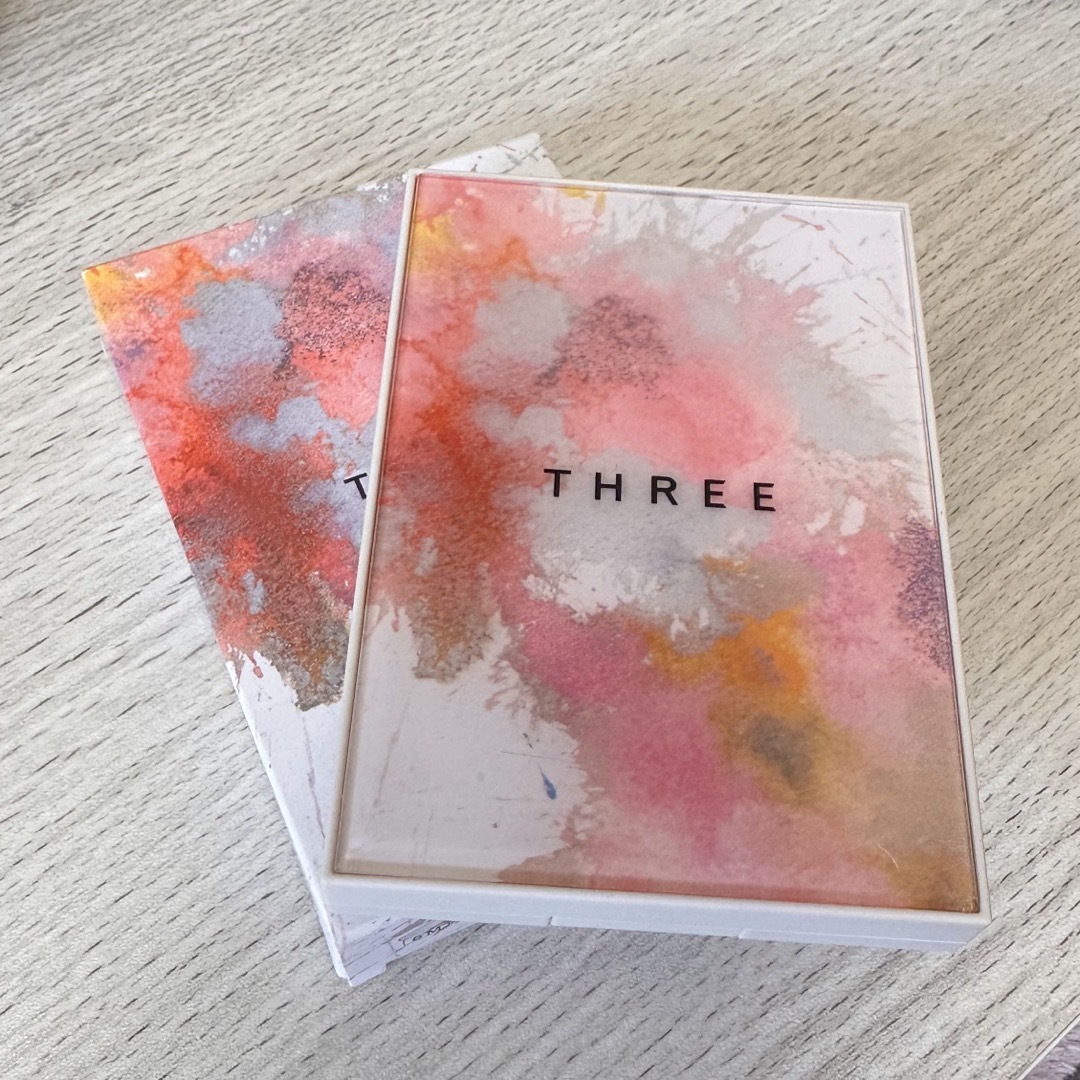 THREE(スリー)のTHREE ジュビリーコレクションパレット コスメ/美容のベースメイク/化粧品(アイシャドウ)の商品写真