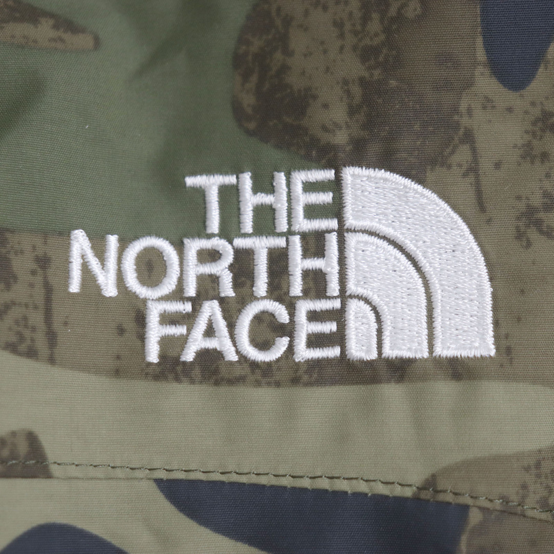 THE NORTH FACE(ザノースフェイス)の未使用品 THE NORTH FACE ザ・ノースフェイス NP61535 ナイロン カモフラ柄 ノベルティ ドット ショットジャケット マウンテンパーカー カーキ XL 正規品 メンズ メンズのジャケット/アウター(マウンテンパーカー)の商品写真