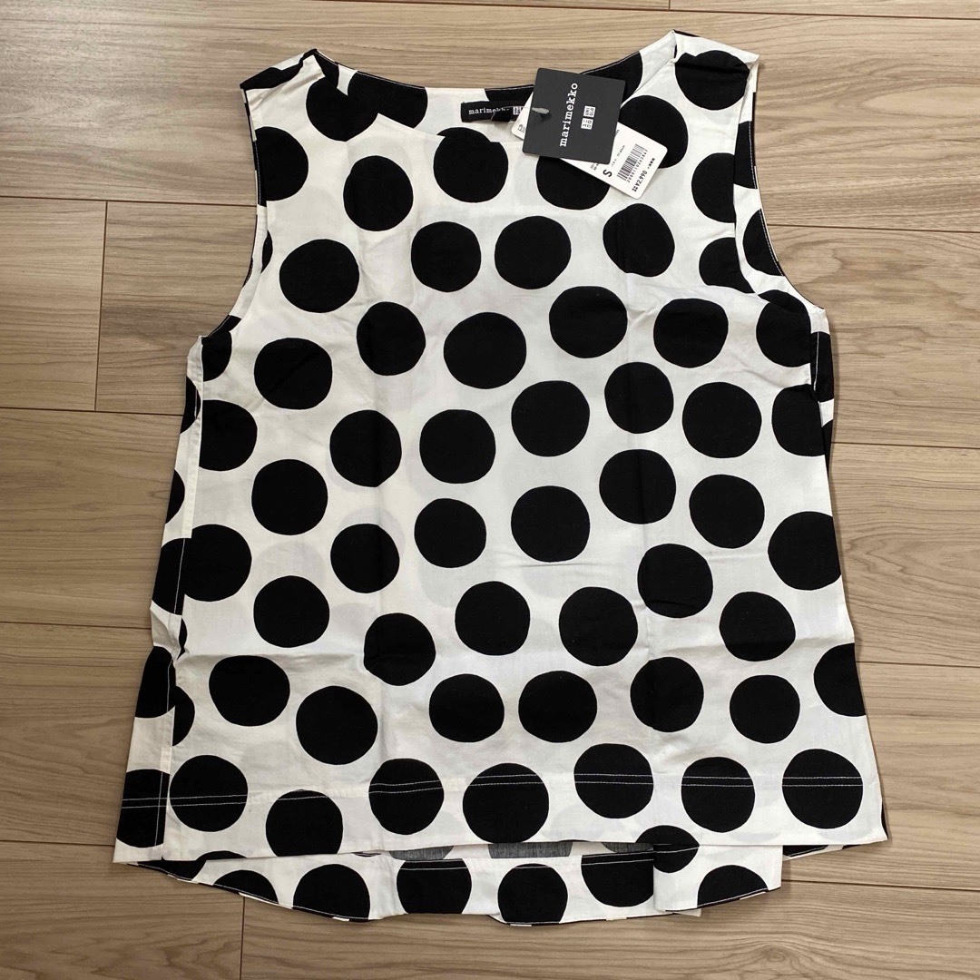 UNIQLO(ユニクロ)の新品　UNIQLO×marimekko ノースリーブブラウス レディースのトップス(シャツ/ブラウス(半袖/袖なし))の商品写真