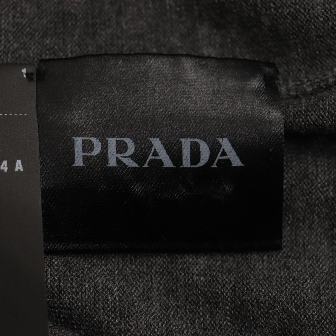 PRADA(プラダ)の極美品 PRADA プラダ バージンウール Vネック ポケット付き 長袖 配色 ニット グレー レッド ブルー 52 イタリア製 正規品 メンズ メンズのトップス(ニット/セーター)の商品写真