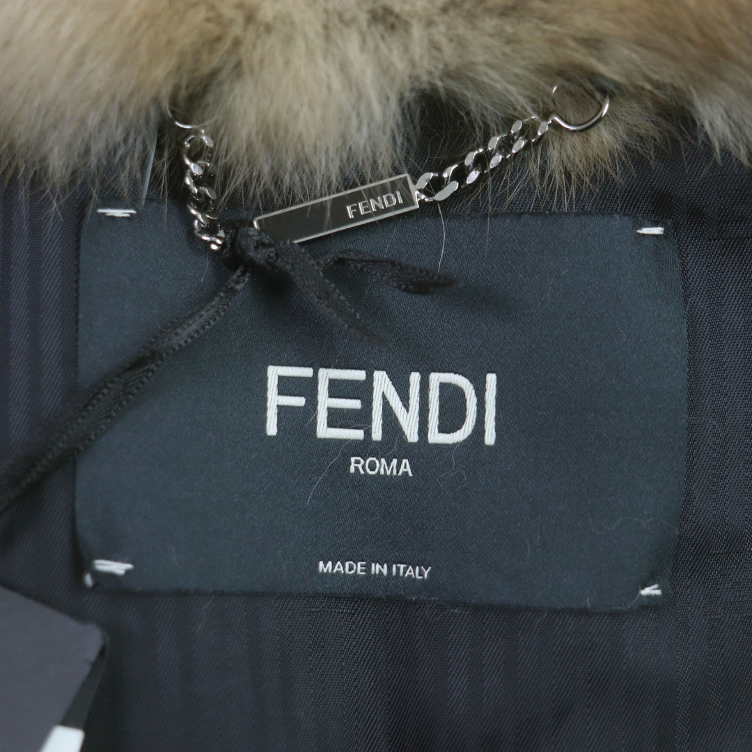 FENDI(フェンディ)の未使用品 FENDI フェンディ ロシアンセーブル 本毛皮コート/ジャケット ライトブラウン 40 ハンガー・ガーメント付き イタリア製 正規品 レディース レディースのジャケット/アウター(毛皮/ファーコート)の商品写真