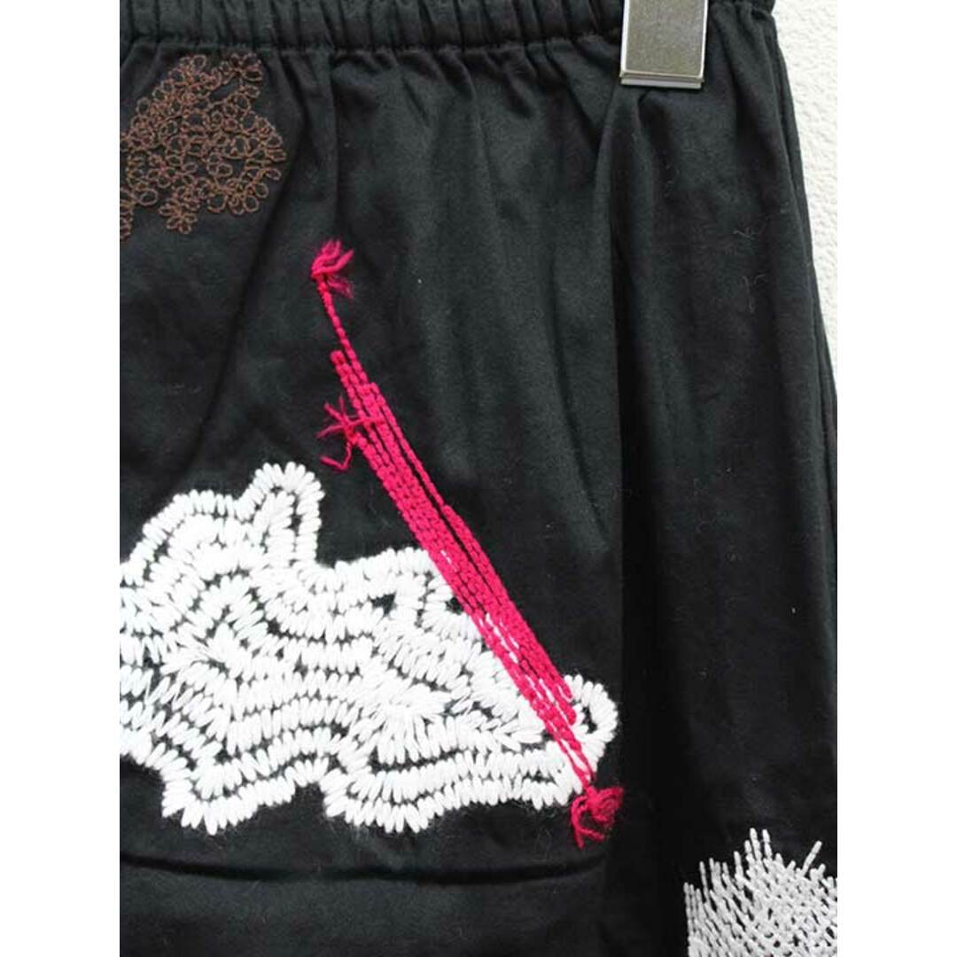 CARVEN(カルヴェン)の‡CARVEN/カルヴェン‡刺繍コットンスカート/膝丈 ブラック系/黒系 レディース XS【中古】春夏  512042 レディースのスカート(その他)の商品写真