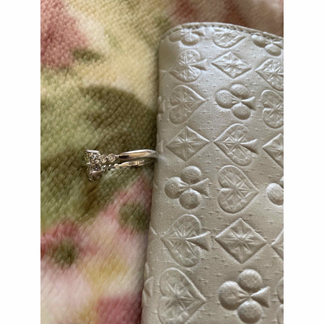 大粒ダイヤモンドルースから拘りのデザインカットプラチナ900 レディースのアクセサリー(リング(指輪))の商品写真
