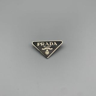 プラダ(PRADA)のプラダ　PRADA　ブローチ　ブラック(ブローチ/コサージュ)