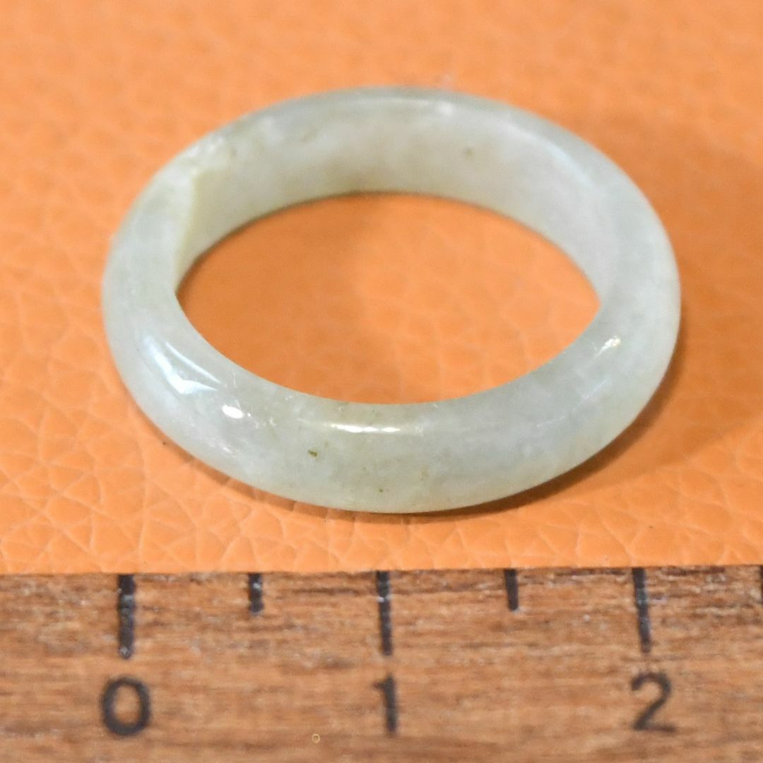 J1242　ヒスイ　翡翠　リング　指輪　15.5号　ミャンマー　ジェイド　送料込 レディースのアクセサリー(リング(指輪))の商品写真