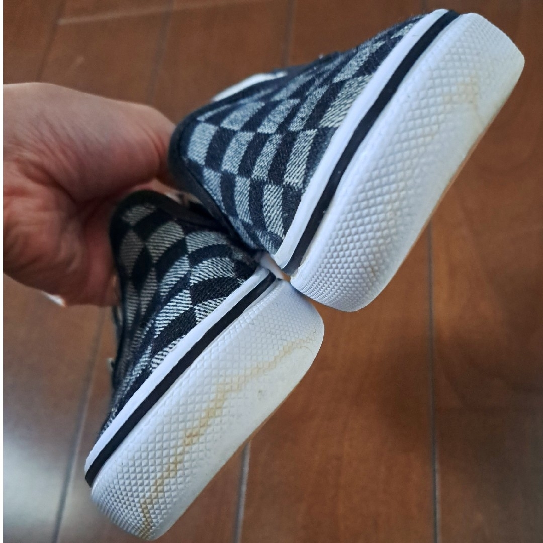 VANS(ヴァンズ)の専用ページ　VANS　バンズ　子供　靴　キッズ　18㎝　黒　デニム　柄物 キッズ/ベビー/マタニティのキッズ靴/シューズ(15cm~)(スニーカー)の商品写真