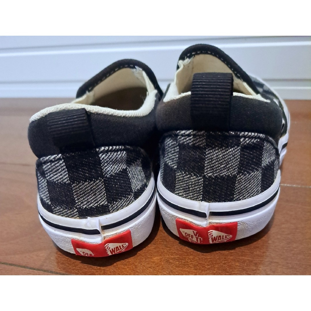 VANS(ヴァンズ)の専用ページ　VANS　バンズ　子供　靴　キッズ　18㎝　黒　デニム　柄物 キッズ/ベビー/マタニティのキッズ靴/シューズ(15cm~)(スニーカー)の商品写真