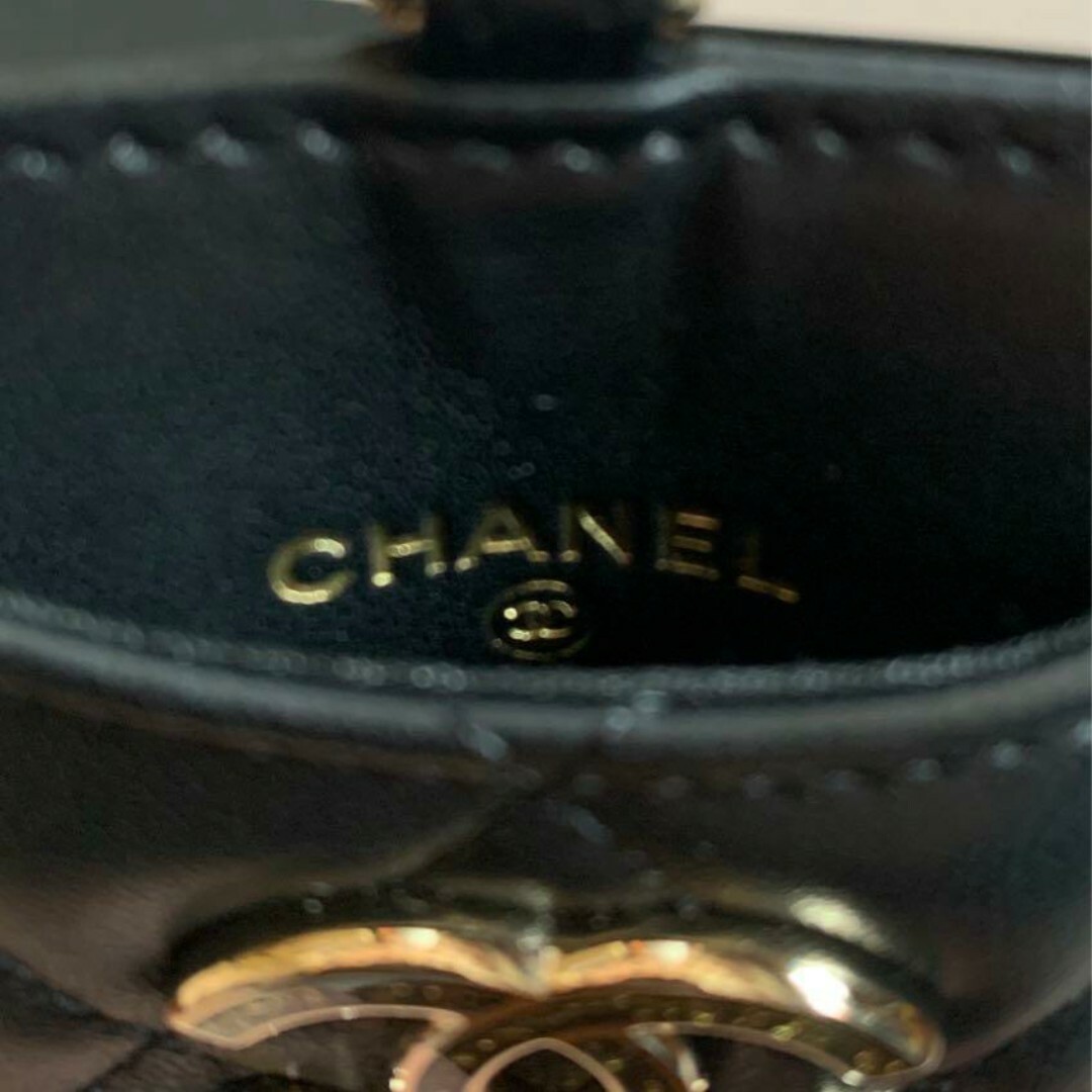 CHANEL(シャネル)のシャネル マトラッセ チェーンカードケース ブラック ゴールド金具 ラムスキン レディースのファッション小物(名刺入れ/定期入れ)の商品写真