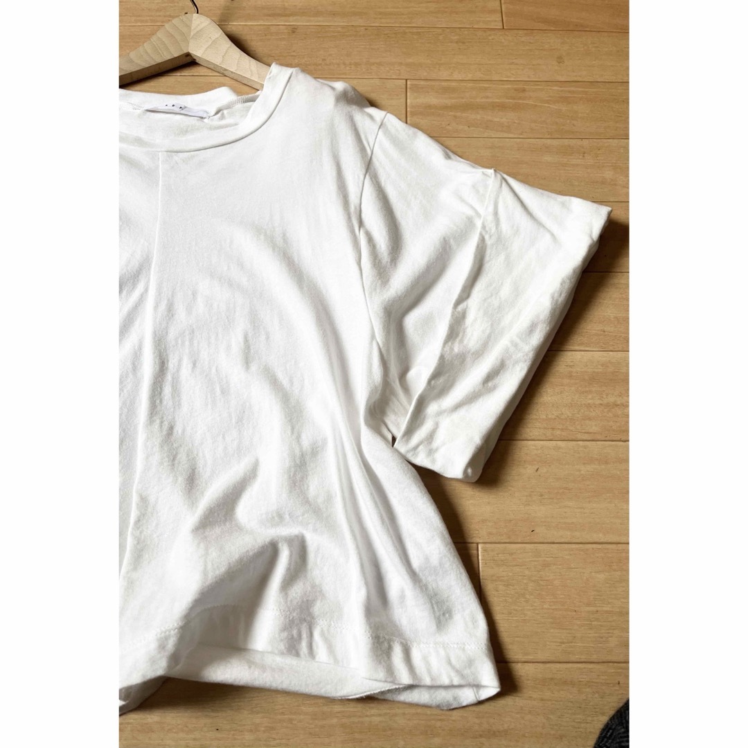 KBF(ケービーエフ)のKBF．トップス・Tシャツ レディースのトップス(Tシャツ(半袖/袖なし))の商品写真