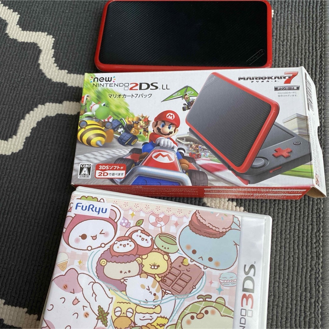 ニンテンドー2DS(ニンテンドー2DS)のNintendo 2DS 本体　ソフトセット エンタメ/ホビーのゲームソフト/ゲーム機本体(携帯用ゲーム機本体)の商品写真