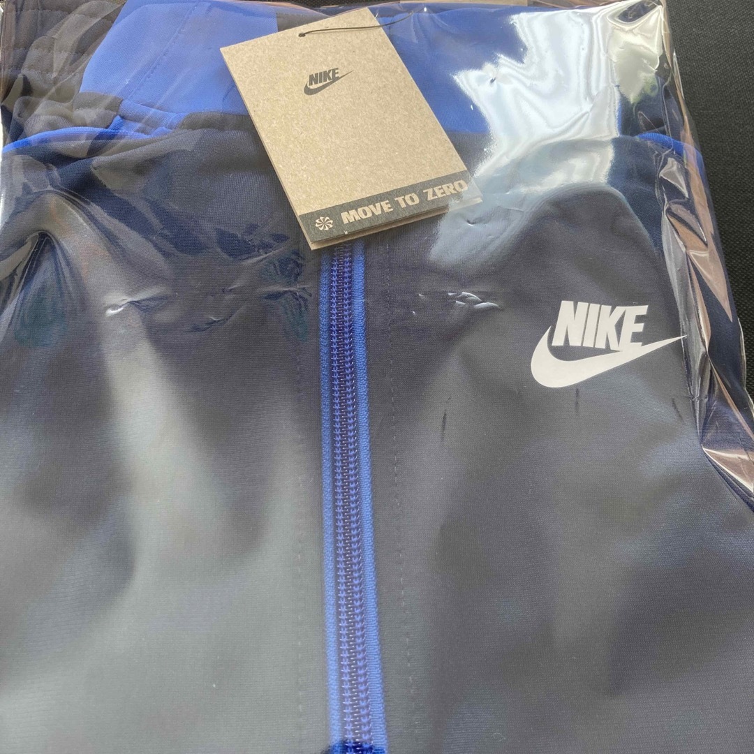 NIKE(ナイキ)の新品 NIKE ジャージ 上下セット セットアップ 130-140cm ブルー キッズ/ベビー/マタニティのキッズ服男の子用(90cm~)(その他)の商品写真