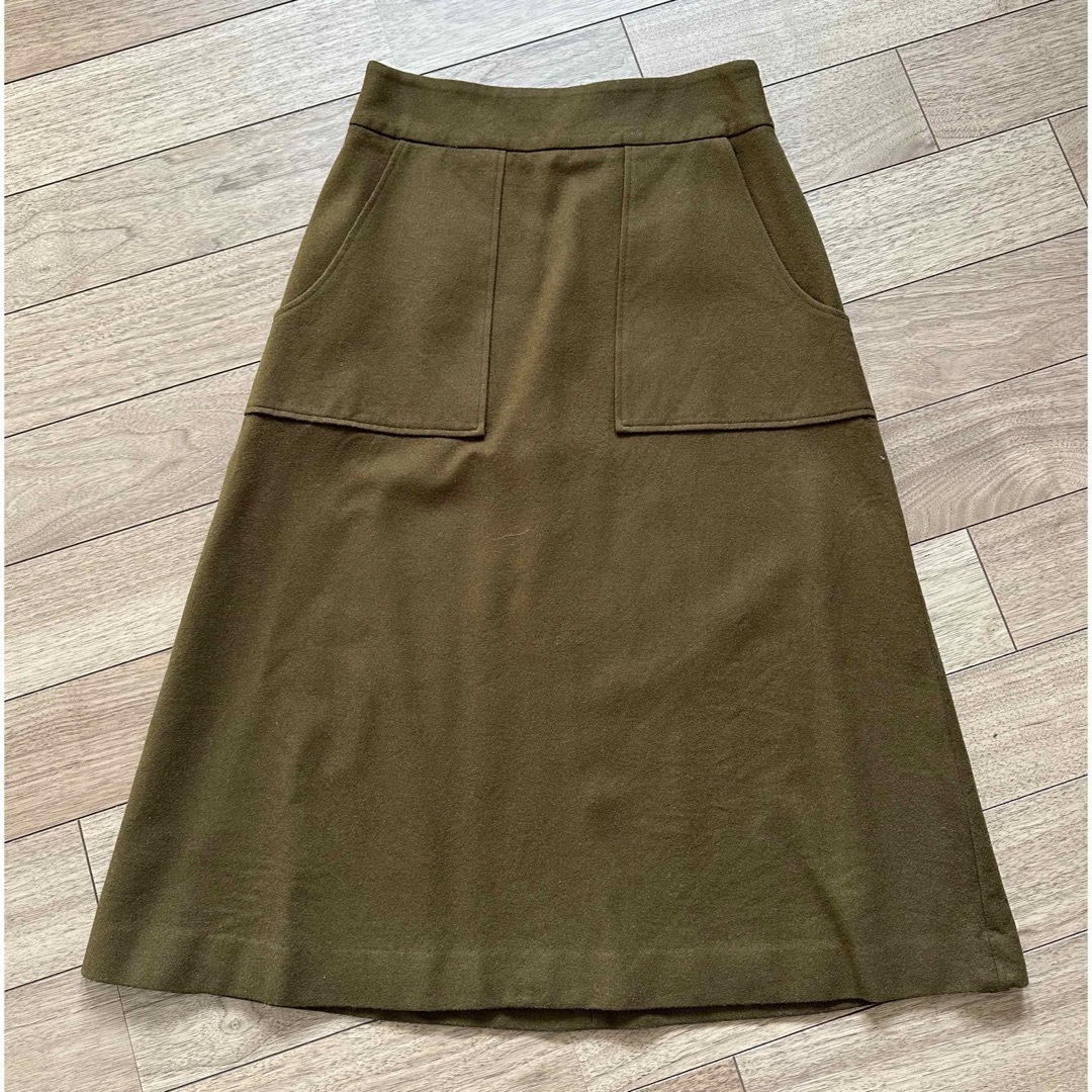 TOMORROWLAND(トゥモローランド)のTOMORROWLAND トゥモローランド　スカート レディースのスカート(ひざ丈スカート)の商品写真
