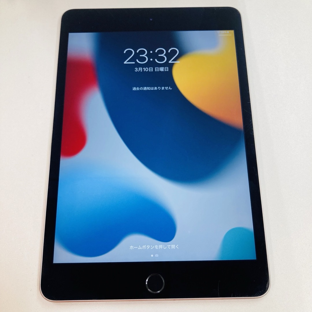 iPad(アイパッド)のiPad mini 4 / 128GB / ドコモ 黒 グレー スマホ/家電/カメラのPC/タブレット(タブレット)の商品写真