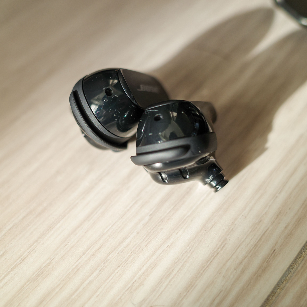 BOSE(ボーズ)のBose QuietComfort Earbuds II Black スマホ/家電/カメラのオーディオ機器(ヘッドフォン/イヤフォン)の商品写真