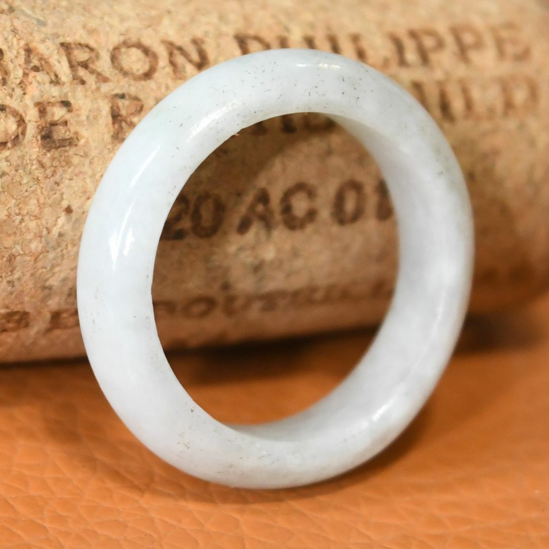 J1244　ヒスイ　翡翠　リング　指輪　15.5号　ミャンマー　ジェイド　送料込 レディースのアクセサリー(リング(指輪))の商品写真