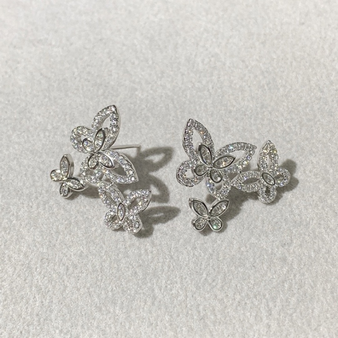 最高級 CZダイヤ キラキラ 蝶々 バタフライ ピアス レディースのアクセサリー(ピアス)の商品写真