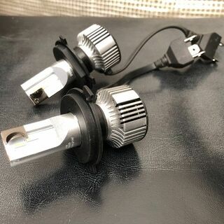 フィリップス LED ヘッドライト H4 電球 バルブ 中古(汎用パーツ)