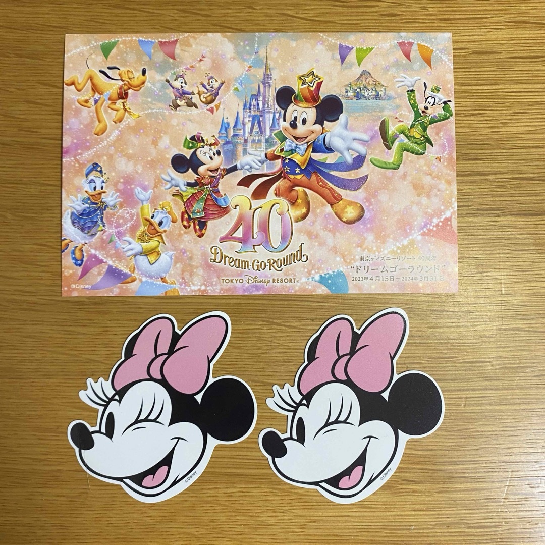 Disney(ディズニー)のミニー　ステッカー　40周年ポストカード　ディズニーストア　非売品　ノベルティ エンタメ/ホビーのおもちゃ/ぬいぐるみ(キャラクターグッズ)の商品写真