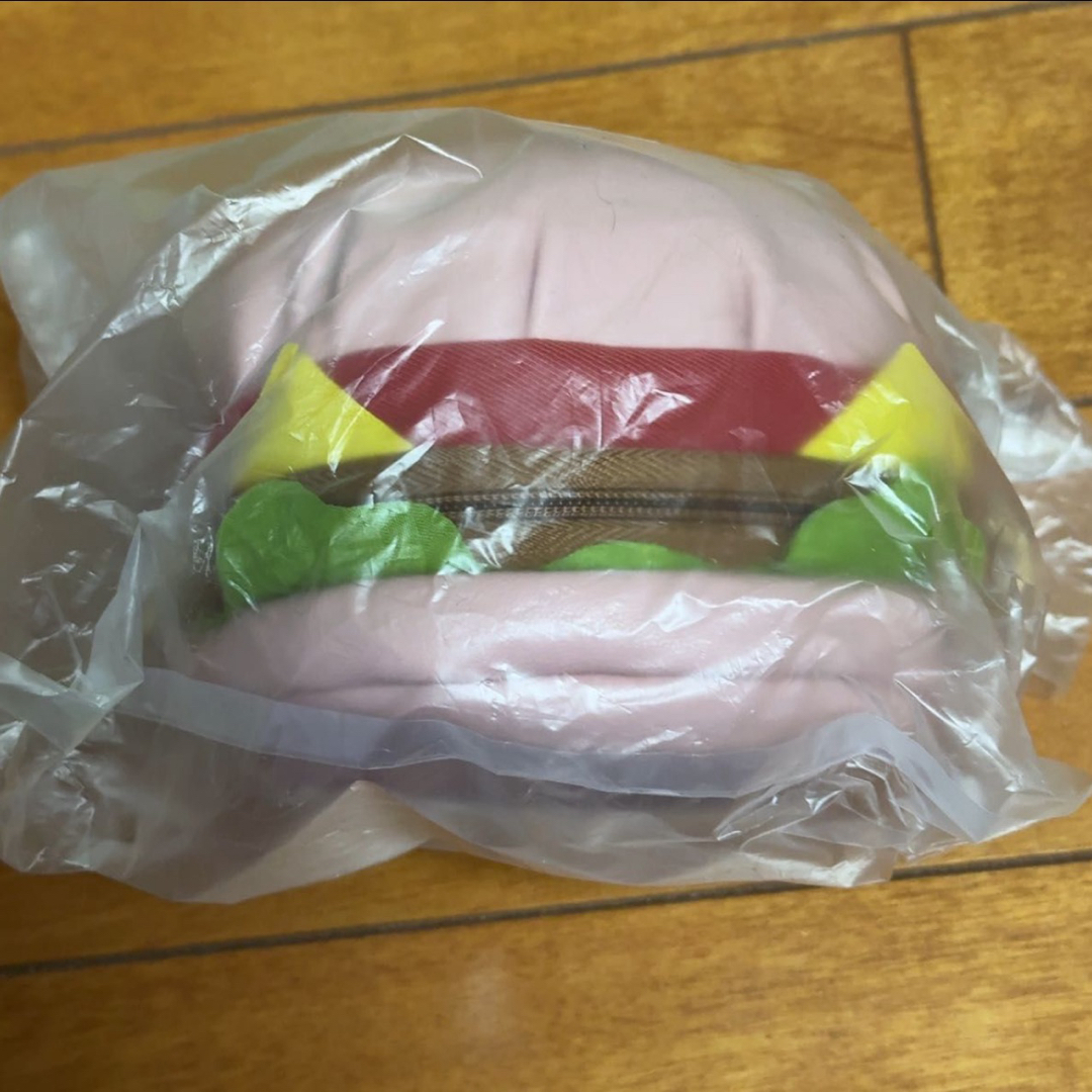 カービィバーガーポーチ ★ カービィカフェ エンタメ/ホビーのおもちゃ/ぬいぐるみ(キャラクターグッズ)の商品写真