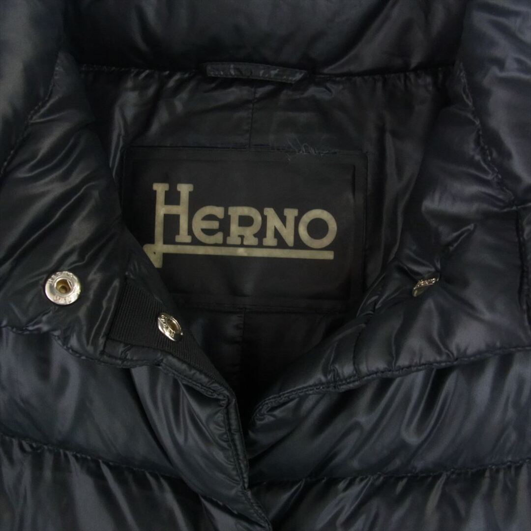 HERNO(ヘルノ)のHerno ヘルノ ダウンジャケット PI0177D ICONICO DORA スタンドカラー ダウンジャケット ダウンコート ブラック系 40【中古】 レディースのジャケット/アウター(その他)の商品写真